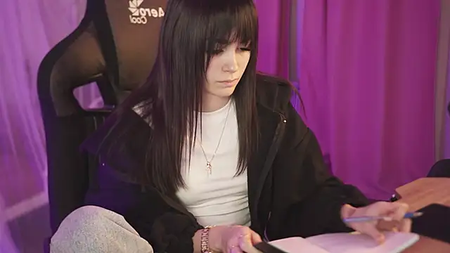 DakotaaJohnnson online show from March 14, 2025, 8:21 am