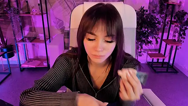 DakotaaJohnnson online show from March 19, 2025, 11:39 am