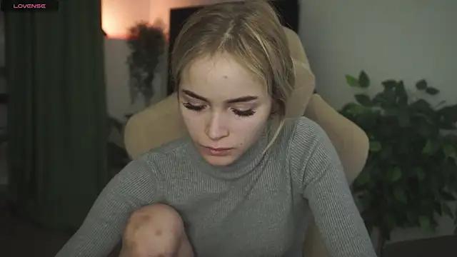 DakotaaJohnnson online show from October 20, 2025, 11:55 am