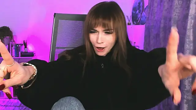 DakotaaJohnnson online show from February 21, 2025, 5:42 pm