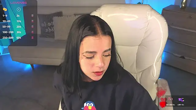 Nicole Foxx  online show from March 7, 2026, 8:03 pm