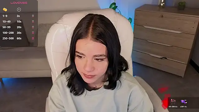 Nicole Foxx  online show from March 16, 2026, 7:49 pm