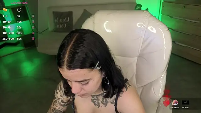 Snapshot of Nicole_Foxx_ chatting on January 10, 2026, 6:14 pm Nicole Foxx online show from January 10, 2026, 6:14 pm