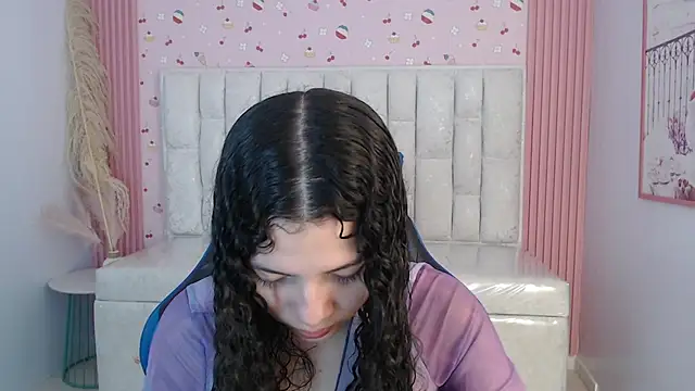 shalon diaz s online show from December 4, 2025, 1:10 pm