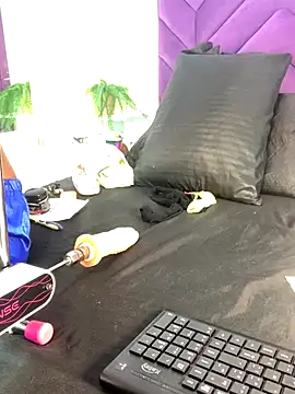 Liincostelloo online show from December 19, 2025, 12:07 pm