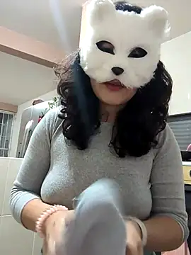 GinnyDelice online show from March 2, 2025, 1:37 am