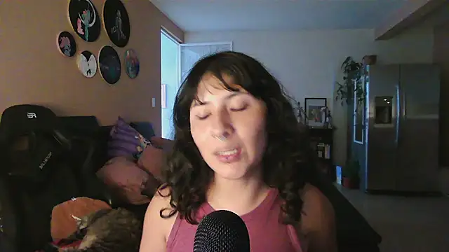 GinnyDelice online show from September 9, 2025, 12:21 am