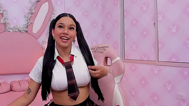 Snapshot of LIA_SWAN_ chatting on November 3, 2025, 3:45 am LIA SWAN online show from November 3, 2025, 3:45 am