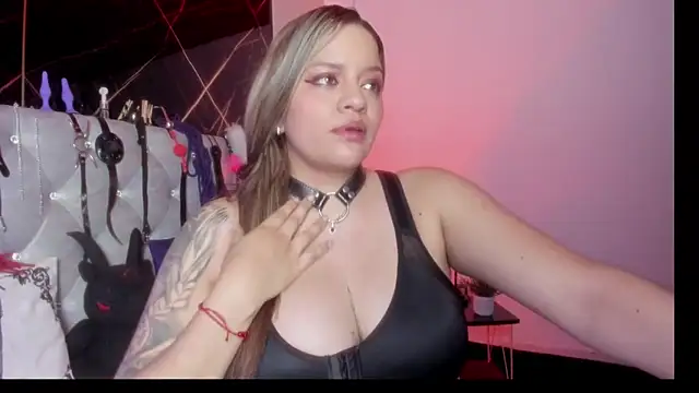 Snapshot of victoria__floyd chatting on September 20, 2025, 6:57 pm victoria floyd online show from September 20, 2025, 6:57 pm