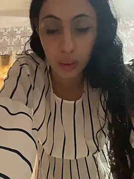 Snapshot of majdolin78 chatting on October 30, 2025, 12:47 pm majdolin78 online show from October 30, 2025, 12:47 pm