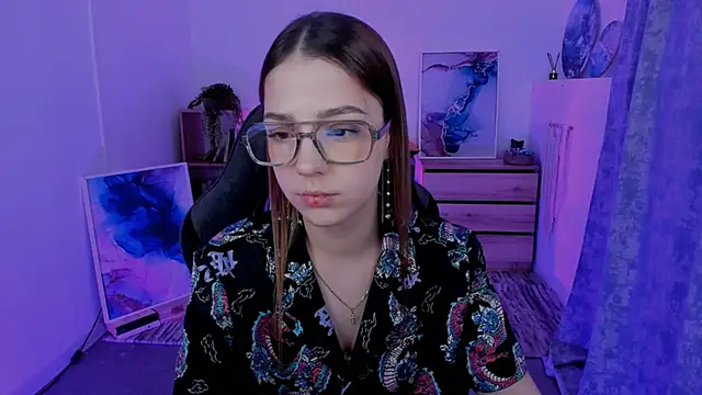 PamBeesly online show from February 9, 2025, 8:10 am