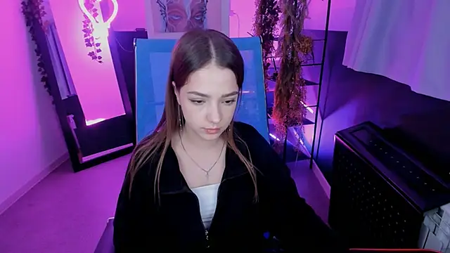 PamBeesly online show from March 8, 2025, 11:16 am