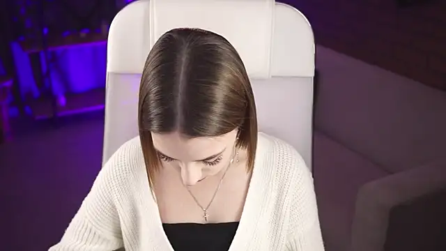 PamBeesly online show from September 21, 2025, 8:41 am