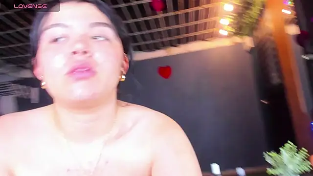 Snapshot of Zoe_Cheshire chatting on February 15, 2025, 12:04 am Zoe Cheshire online show from February 15, 2025, 12:04 am