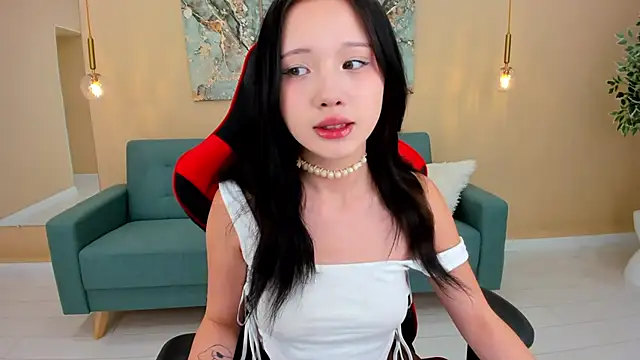 Snapshot of AnneCurtis chatting on March 7, 2025, 12:34 pm AnneCurtis online show from March 7, 2025, 12:34 pm