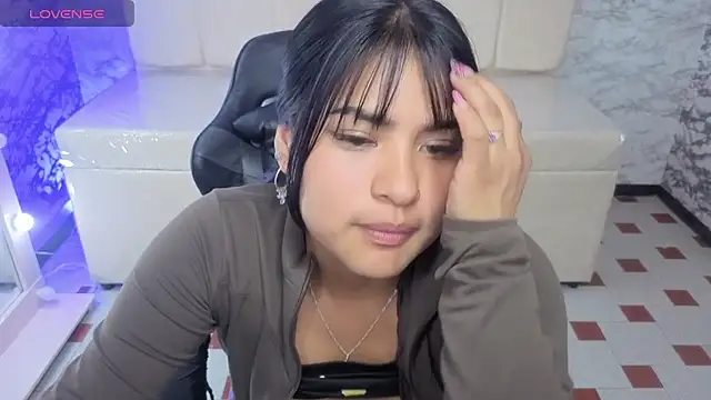 Snapshot of Paulette_v chatting on November 13, 2025, 1:09 am Paulette v online show from November 13, 2025, 1:09 am