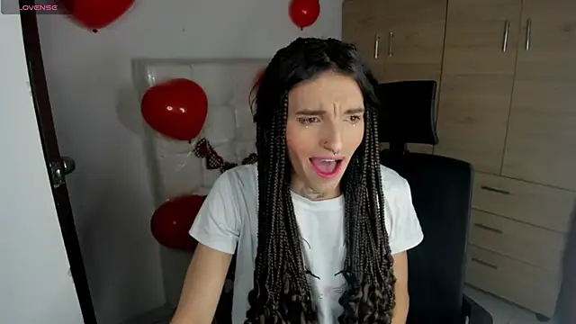 Snapshot of CharlotteWings chatting on February 17, 2025, 9:00 pm CharlotteWings online show from February 17, 2025, 9:00 pm