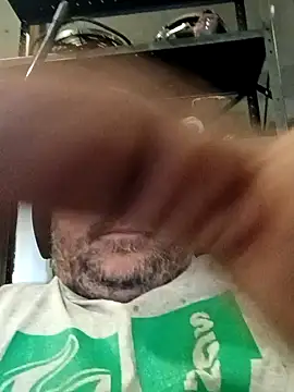 Rcraigue4 online show from November 8, 2025, 9:40 pm