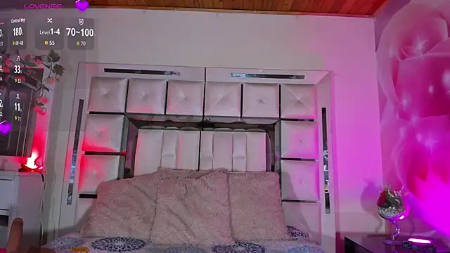 Snapshot of emili_clark chatting on January 13, 2026, 4:27 am emili clark online show from January 13, 2026, 4:27 am