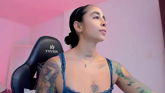 Snapshot of sophierooy22 chatting on April 13, 2026, 11:42 pm sophierooy22 online show from April 13, 2026, 11:42 pm