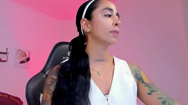 Snapshot of sophierooy22 chatting on March 8, 2026, 4:05 am sophierooy22 online show from March 8, 2026, 4:05 am