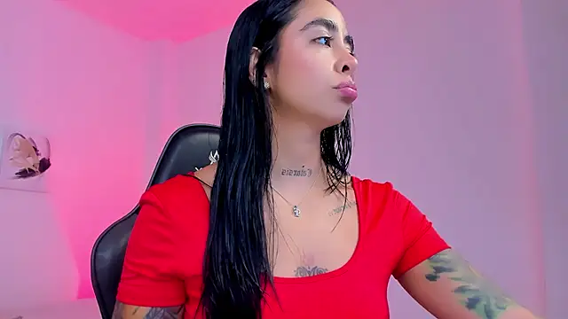 Snapshot of sophierooy22 chatting on February 18, 2026, 3:19 pm sophierooy22 online show from February 18, 2026, 3:19 pm