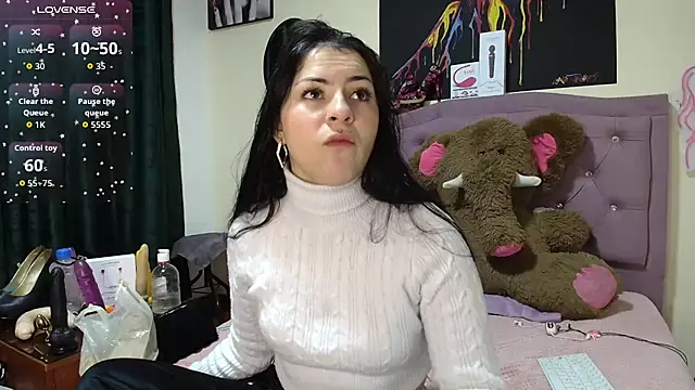 Emmie Hot online show from December 2, 2025, 12:18 pm