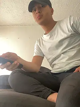 Diegosavage3 online show from February 22, 2025, 8:31 pm