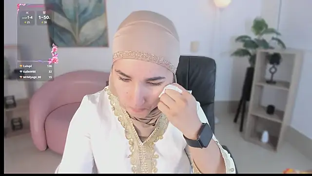 Snapshot of Ayha_khalaf chatting on November 13, 2025, 12:58 am Ayha khalaf online show from November 13, 2025, 12:58 am