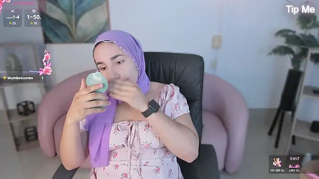 Snapshot of Ayha_khalaf chatting on November 19, 2025, 1:05 am Ayha khalaf online show from November 19, 2025, 1:05 am