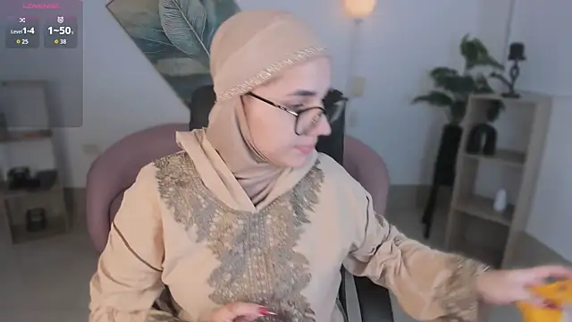 Snapshot of Ayha_khalaf chatting on October 30, 2025, 1:15 am Ayha khalaf online show from October 30, 2025, 1:15 am