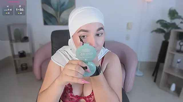 Snapshot of Ayha_khalaf chatting on November 9, 2025, 12:58 am Ayha khalaf online show from November 9, 2025, 12:58 am