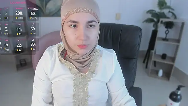 Snapshot of Ayha_khalaf chatting on November 25, 2025, 1:06 am Ayha khalaf online show from November 25, 2025, 1:06 am