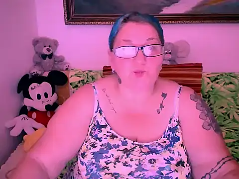 Marryllunax online show from October 9, 2025, 7:58 pm