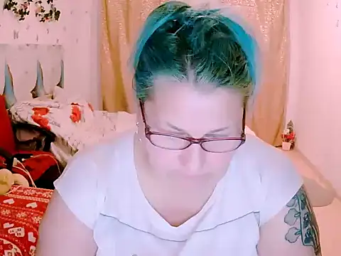 Snapshot of Marryllunax chatting on May 4, 2026, 7:39 pm Marryllunax online show from May 4, 2026, 7:39 pm