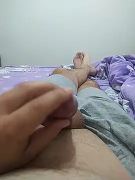 Snapshot of ALEX19833 chatting on October 23, 2025, 4:44 am ALEX19833 online show from October 23, 2025, 4:44 am