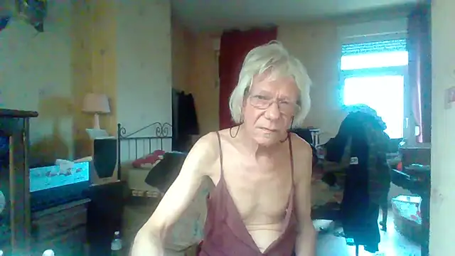 Snapshot of rosanetrav chatting on May 20, 2026, 6:10 am rosanetrav online show from May 20, 2026, 6:10 am