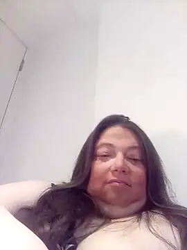 Snapshot of HotHornyEmmaX chatting on February 1, 2025, 8:29 am HotHornyEmmaX online show from February 1, 2025, 8:29 am