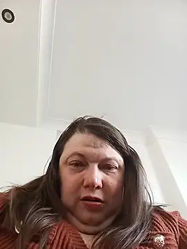 Snapshot of HotHornyEmmaX chatting on May 22, 2026, 5:38 am HotHornyEmmaX online show from May 22, 2026, 5:38 am