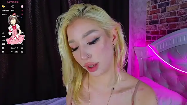 Snapshot of SallyCha chatting on September 22, 2025, 8:09 am SallyCha online show from September 22, 2025, 8:09 am