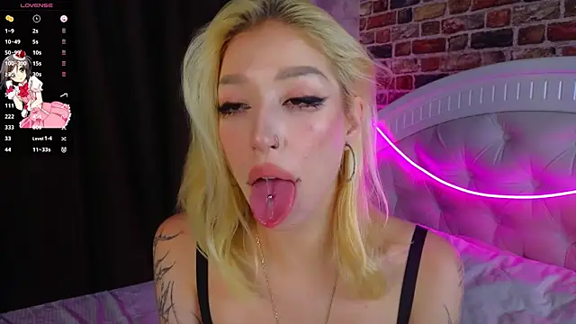 Snapshot of SallyCha chatting on October 3, 2025, 5:20 am SallyCha online show from October 3, 2025, 5:20 am