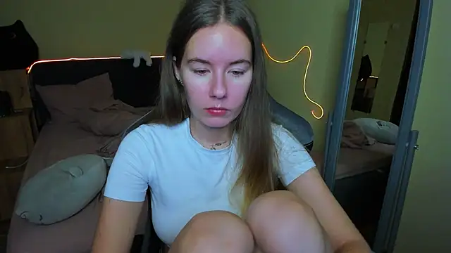 EmilyPaw online show from November 20, 2025, 4:07 pm