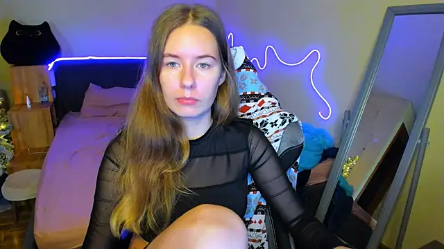 Snapshot of EmilyPaw chatting on January 6, 2026, 9:24 am EmilyPaw online show from January 6, 2026, 9:24 am