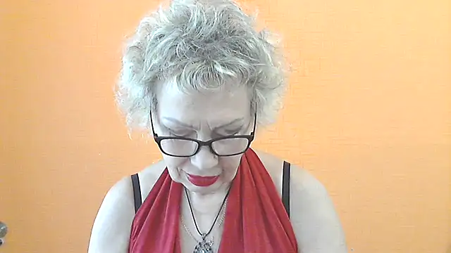 Snapshot of NessyJenixs chatting on June 18, 2026, 7:40 am NessyJenixs online show from June 18, 2026, 7:40 am