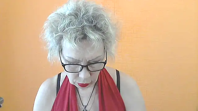 Snapshot of NessyJenixs chatting on June 17, 2026, 6:35 am NessyJenixs online show from June 17, 2026, 6:35 am