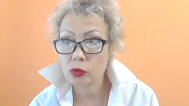 NessyJenixs online show from September 21, 2025, 12:43 pm