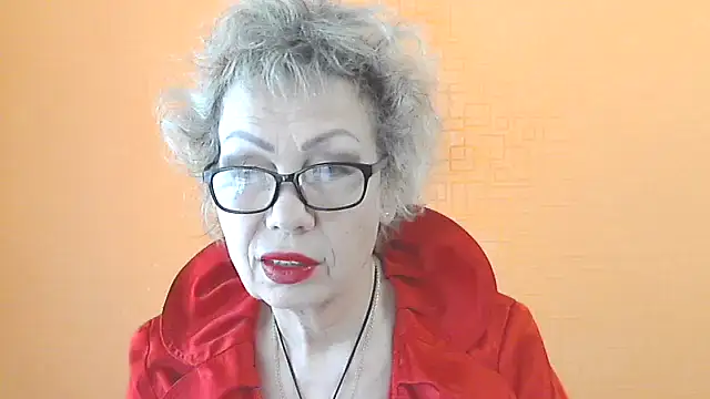 Snapshot of NessyJenixs chatting on May 5, 2026, 6:38 am NessyJenixs online show from May 5, 2026, 6:38 am