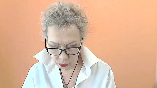 NessyJenixs online show from November 25, 2025, 8:14 am