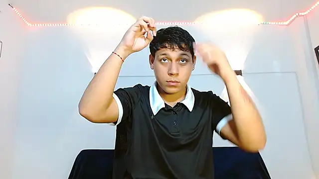 Tylerdrdn online show from December 3, 2025, 10:42 pm