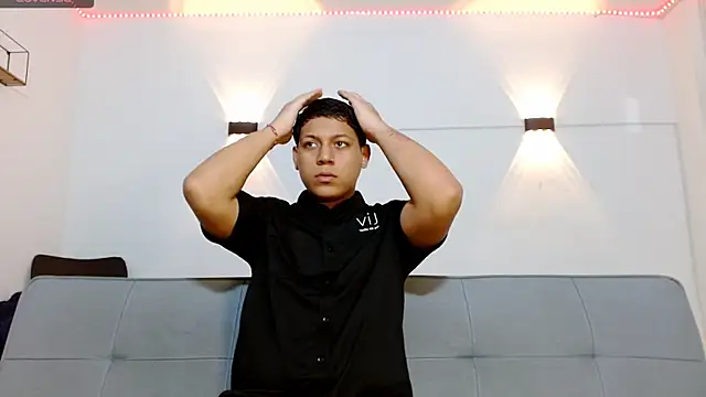 Tylerdrdn online show from November 29, 2025, 10:54 pm